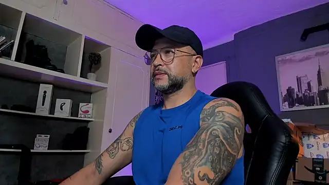 MrFrank tattoo online show from 10-18-25, 01:19