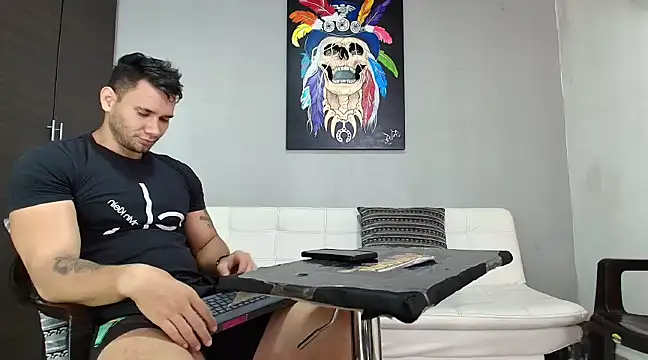 Snapshot of GendersonFit chatting on 02-07-25, 09:15 GendersonFit online show from 02-07-25, 09:15