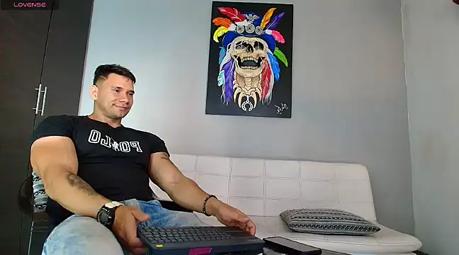 Snapshot of GendersonFit chatting on 02-12-25, 10:26 GendersonFit online show from 02-12-25, 10:26