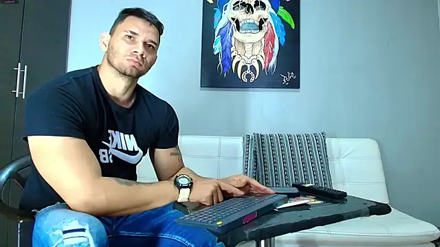 Snapshot of GendersonFit chatting on 03-06-25, 08:48 GendersonFit online show from 03-06-25, 08:48