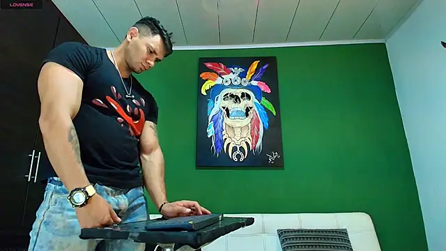 Snapshot of GendersonFit chatting on 09-17-25, 11:06 GendersonFit online show from 09-17-25, 11:06