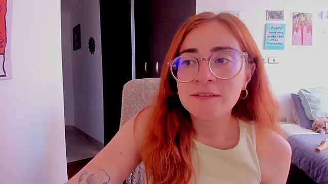 Snapshot of linda_giggle chatting on 12-23-24, 08:03 linda giggle online show from 12-23-24, 08:03