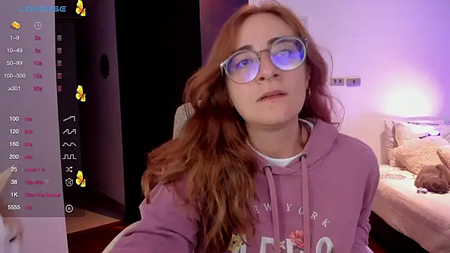 Snapshot of linda_giggle chatting on 02-03-25, 12:47 linda giggle online show from 02-03-25, 12:47