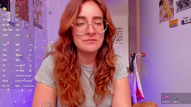 Snapshot of linda_giggle chatting on 09-19-25, 02:40 linda giggle online show from 09-19-25, 02:40