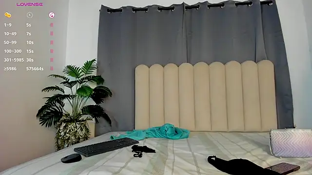 Dounia nagi online show from 10-28-25, 02:26