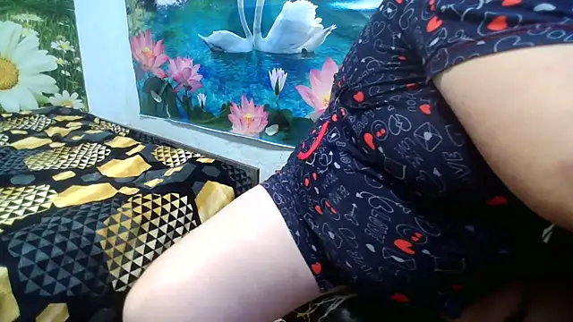 Snapshot of AnnaXGold chatting on 09-13-25, 01:00 AnnaXGold online show from 09-13-25, 01:00