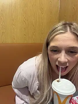 CherryAuroraa online show from 03-22-26, 06:33