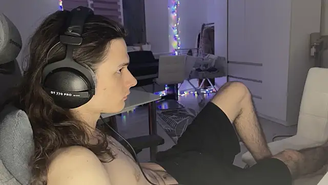 Snapshot of CandyChell chatting on 02-06-26, 06:22 CandyChell online show from 02-06-26, 06:22