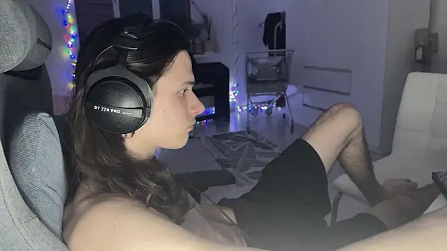 Snapshot of CandyChell chatting on 02-21-26, 08:21 CandyChell online show from 02-21-26, 08:21