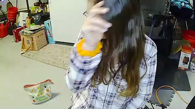 Dakota 02 online show from 10-27-25, 12:20