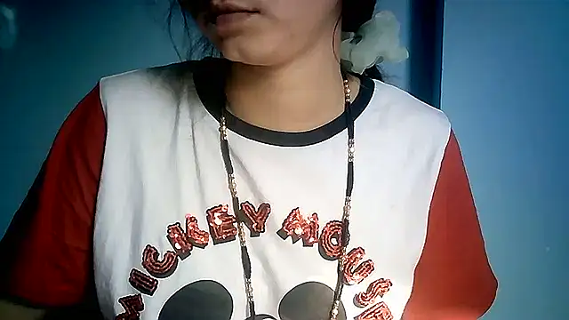 lovelydesi21 online show from 12-19-24, 05:07