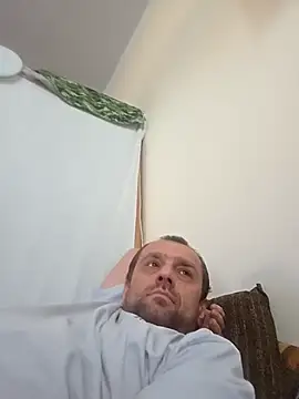 Snapshot of Roman0798 chatting on 11-16-25, 01:06 Roman0798 online show from 11-16-25, 01:06