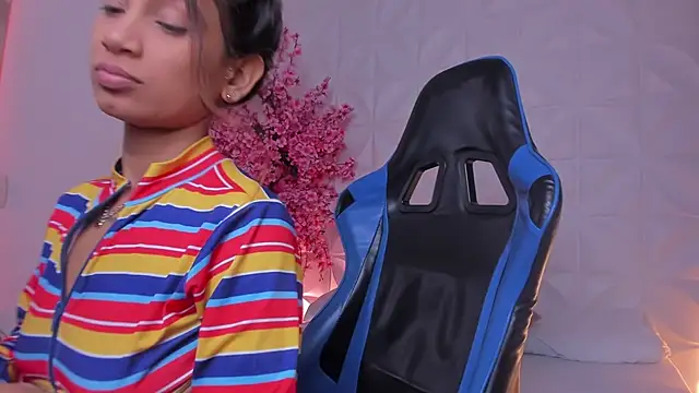 cora 22 online show from 02-05-26, 12:54