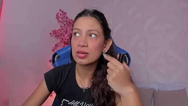 cora 22 online show from 02-18-26, 12:45