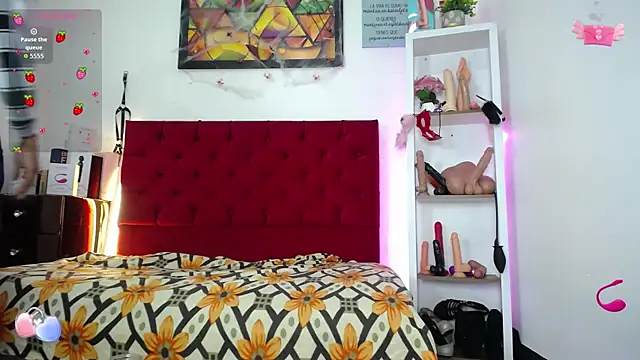 louise nails online show from 11-20-25, 03:12