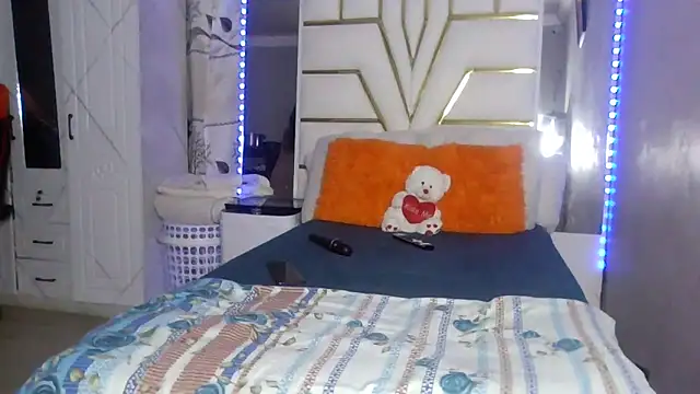 SexyyNana online show from 11-19-25, 11:27