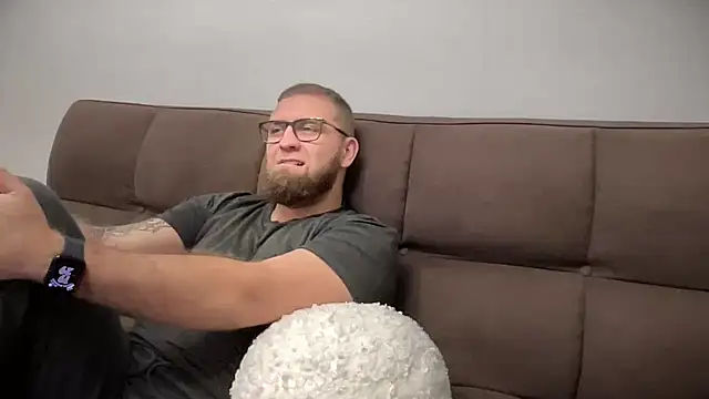 Bear bear  online show from 12-28-24, 04:30