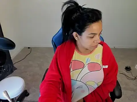 victoriachicas online show from 12-20-24, 10:16