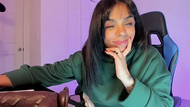 victoriachicas online show from 01-05-25, 05:30