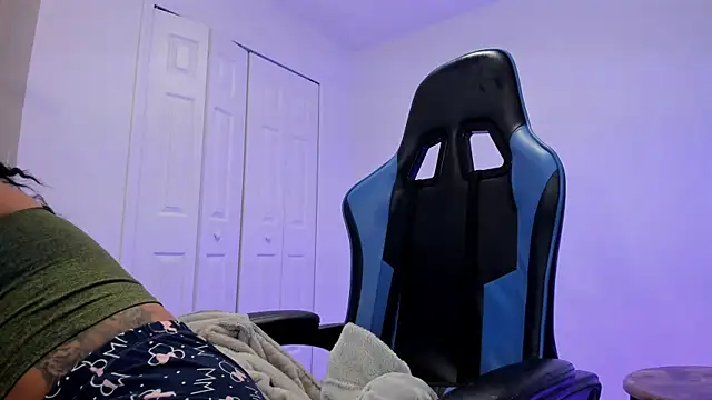 victoriachicas online show from 01-22-25, 12:17