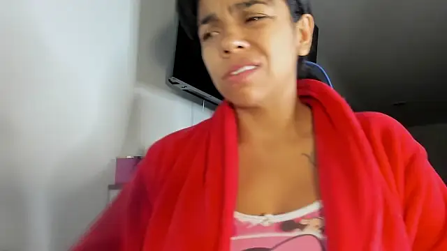 victoriachicas online show from 10-25-25, 10:01