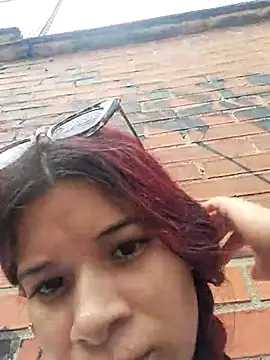 Emmily Fox online show from 03-04-25, 06:50