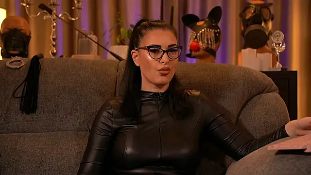 kelly kent online show from 11-21-25, 09:02