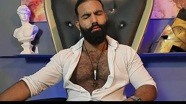 Snapshot of BeardAndrew chatting on 03-05-25, 04:13 BeardAndrew online show from 03-05-25, 04:13