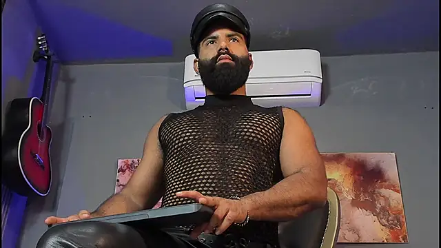 Snapshot of BeardAndrew chatting on 03-21-25, 05:32 BeardAndrew online show from 03-21-25, 05:32