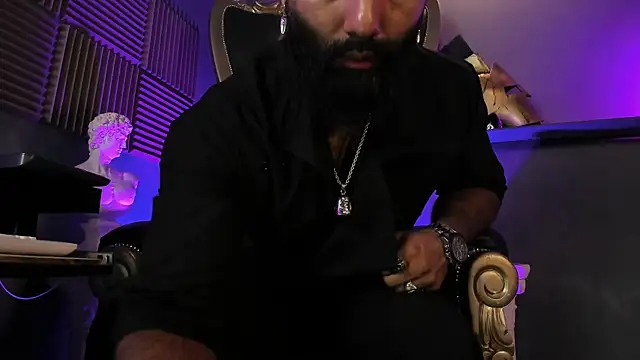 Snapshot of BeardAndrew chatting on 10-12-25, 06:12 BeardAndrew online show from 10-12-25, 06:12