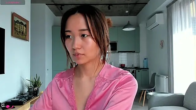 julias tapes online show from 12-13-24, 08:51