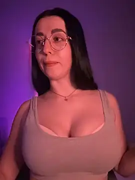 Emylia online show from 02-14-25, 01:34