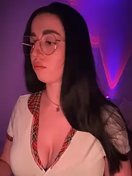 Emylia online show from 02-19-25, 07:59