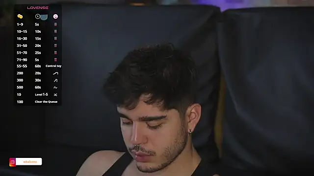 Snapshot of Arkaikomz chatting on 01-19-25, 07:36 Arkaikomz online show from 01-19-25, 07:36