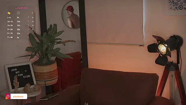 Snapshot of Arkaikomz chatting on 03-21-25, 09:23 Arkaikomz online show from 03-21-25, 09:23