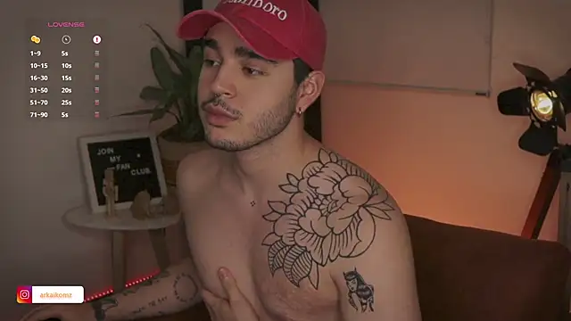 Snapshot of Arkaikomz chatting on 03-22-25, 03:30 Arkaikomz online show from 03-22-25, 03:30