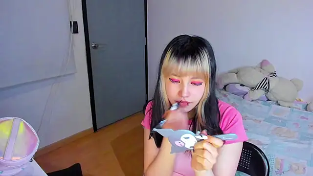 Snapshot of Akane-Mou chatting on 12-17-24, 03:50 Akane-Mou online show from 12-17-24, 03:50