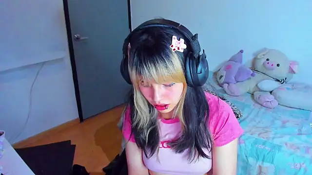 Snapshot of Akane-Mou chatting on 01-18-25, 07:59 Akane-Mou online show from 01-18-25, 07:59