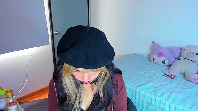 Snapshot of Akane-Mou chatting on 01-18-25, 06:32 Akane-Mou online show from 01-18-25, 06:32