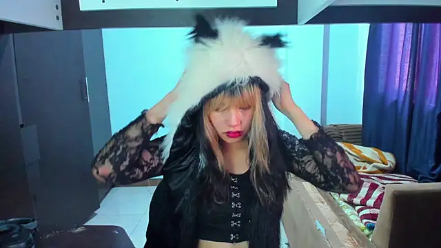 Snapshot of Akane-Mou chatting on 01-25-25, 02:47 Akane-Mou online show from 01-25-25, 02:47