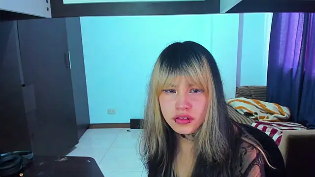 Snapshot of Akane-Mou chatting on 01-25-25, 05:51 Akane-Mou online show from 01-25-25, 05:51