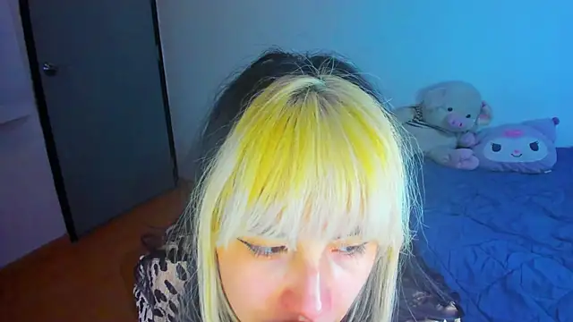 Snapshot of Akane-Mou chatting on 02-07-25, 07:40 Akane-Mou online show from 02-07-25, 07:40