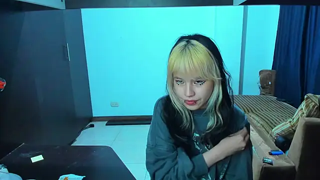 Snapshot of Akane-Mou chatting on 02-17-25, 07:15 Akane-Mou online show from 02-17-25, 07:15