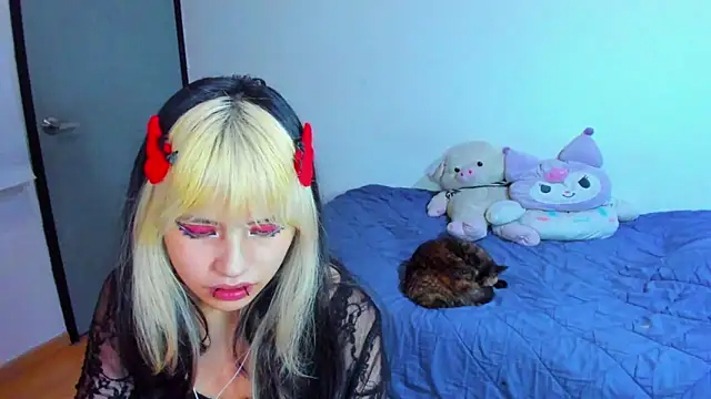 Snapshot of Akane-Mou chatting on 02-18-25, 10:38 Akane-Mou online show from 02-18-25, 10:38