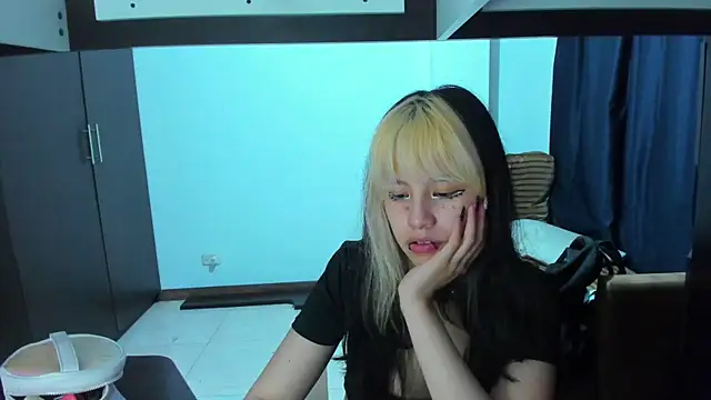 Snapshot of Akane-Mou chatting on 02-23-25, 08:06 Akane-Mou online show from 02-23-25, 08:06