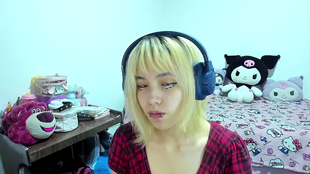 Snapshot of Akane-Mou chatting on 09-12-25, 06:13 Akane-Mou online show from 09-12-25, 06:13