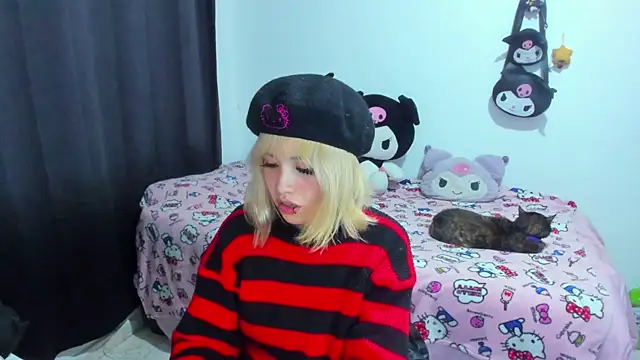 Snapshot of Akane-Mou chatting on 10-25-25, 02:41 Akane-Mou online show from 10-25-25, 02:41