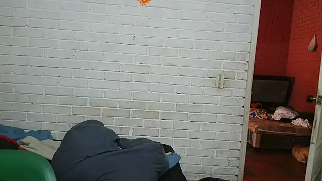 valeriaswang Lucas online show from 12-18-25, 04:02