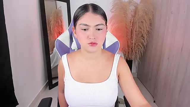 sofia henaok online show from 12-02-25, 09:21