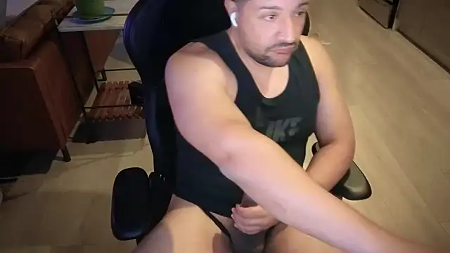 HungandThickLatin online show from 10-20-25, 01:28